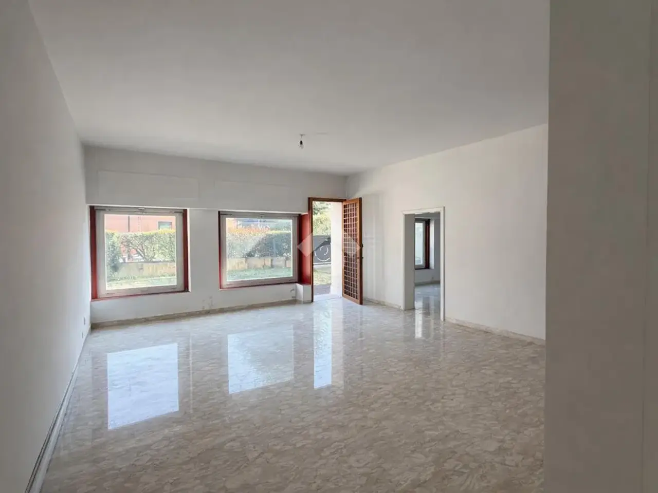 Negozio in Via Borgo Bassano 17, Cittadella, {3} - Foto 1