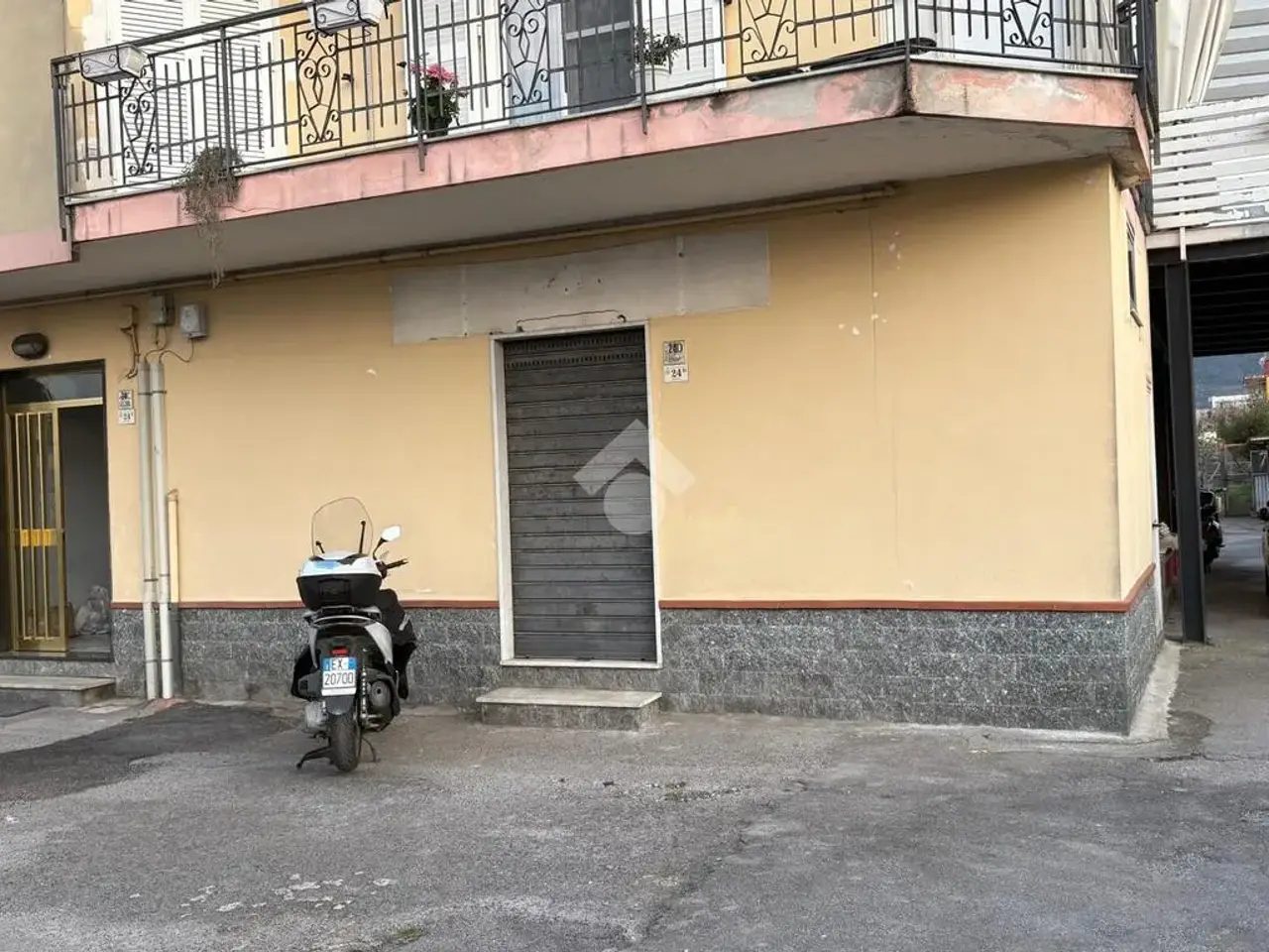 Negozio in Via Petraro 1351, Castellammare Di Stabia, {3} - Foto 2