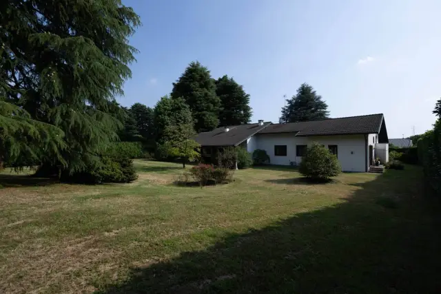 Mansion in Strada della Fagiana, Carimate - Photo 1