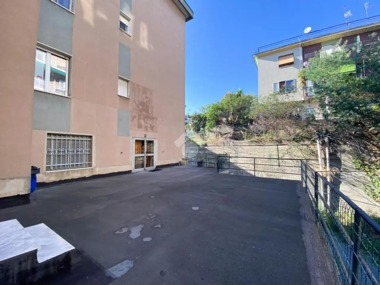 Magazzino in Via Genova 15, Savona, {3} - Foto 2