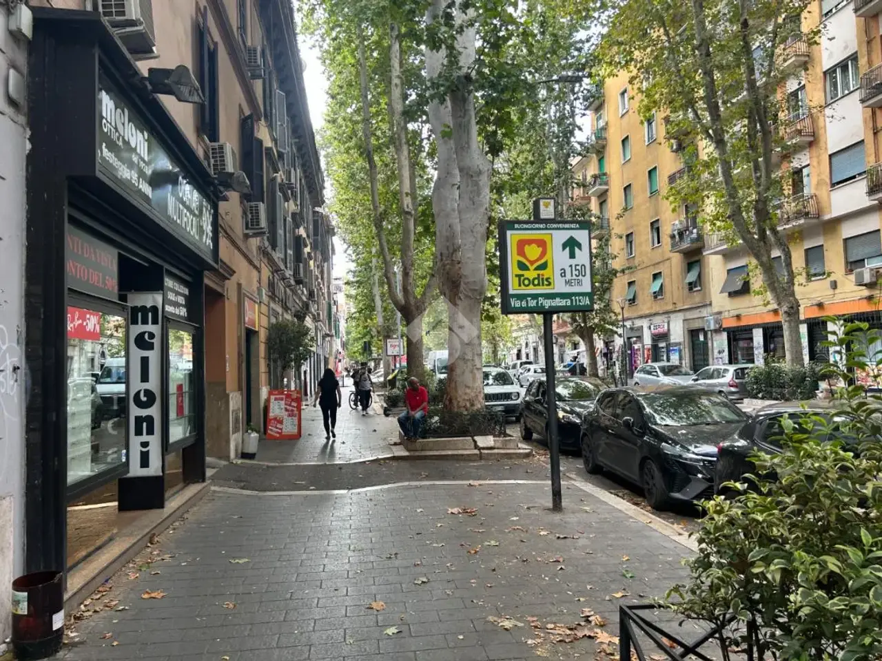 Negozio in Via di Tor Pignattara 51, Roma, {3} - Foto 2
