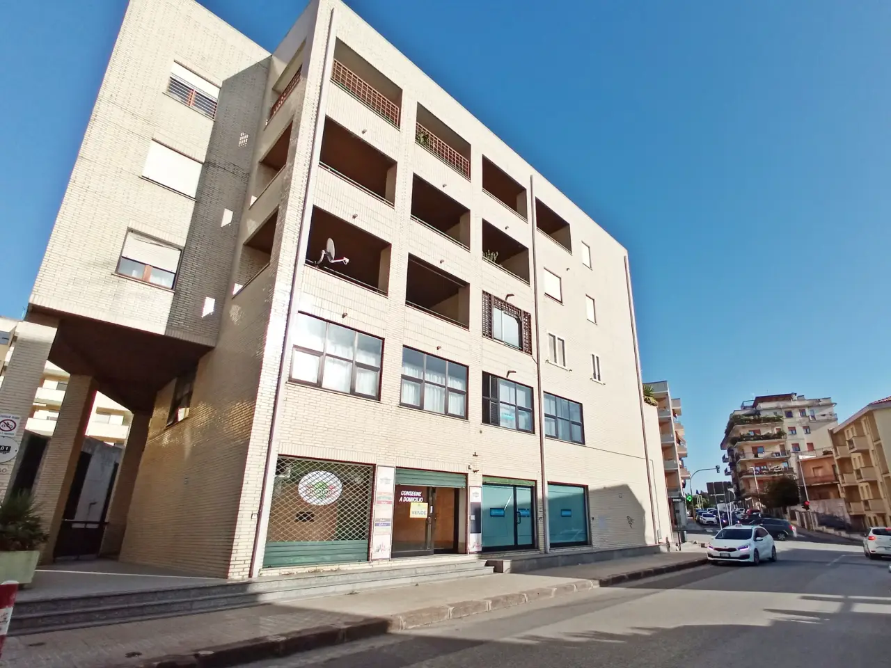 Negozio in Via Savoia, Sassari, {3} - Foto 1