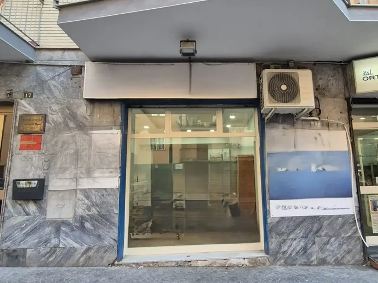 Negozio in Via Fusco 19, Torre Annunziata, {3} - Foto 1