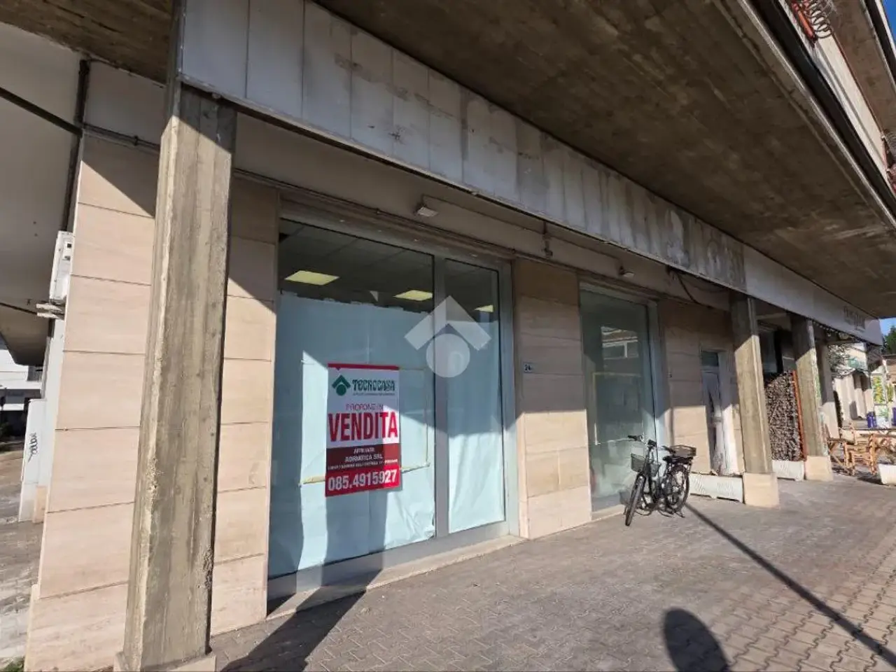 Negozio in Via Vestina 24, Montesilvano, {3} - Foto 1