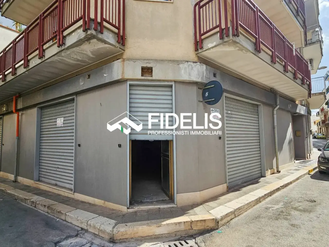 Negozio in Via Rosolino Pilo 75, Andria, {3} - Foto 1