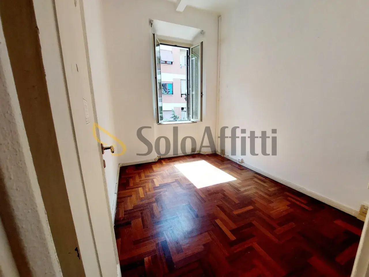Ufficio in Via Roma 13, Civitavecchia, {3} - Foto 2