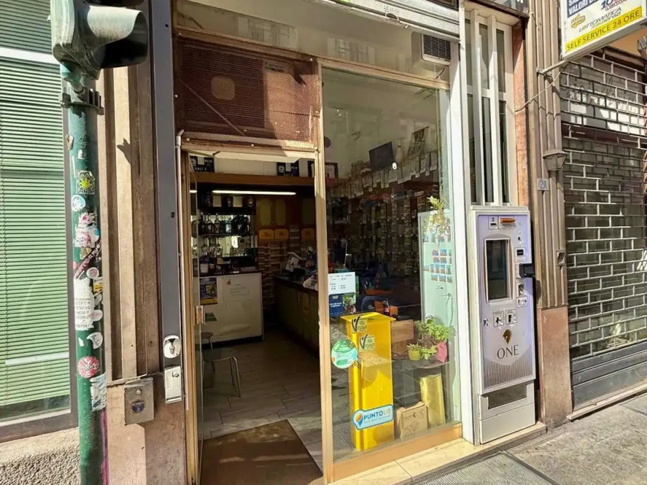 Tabaccheria in Via Giuseppe Mazzini, Parma, {3} - Foto 1