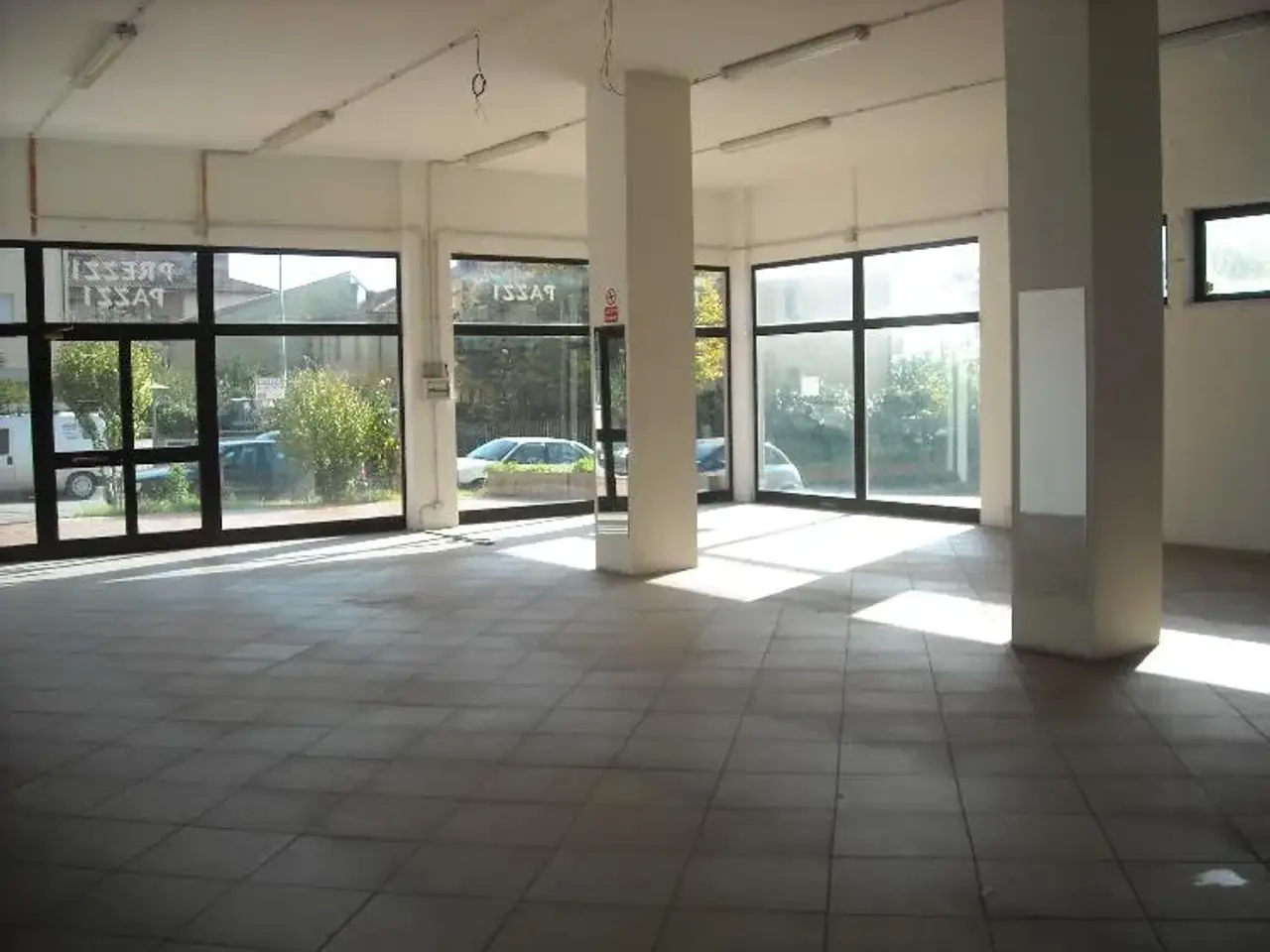 Negozio in Via Chioma di Berenice, Terni, {3} - Foto 2