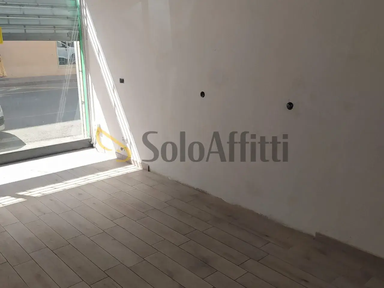 Negozio in Via Pia, Sassuolo, {3} - Foto 2