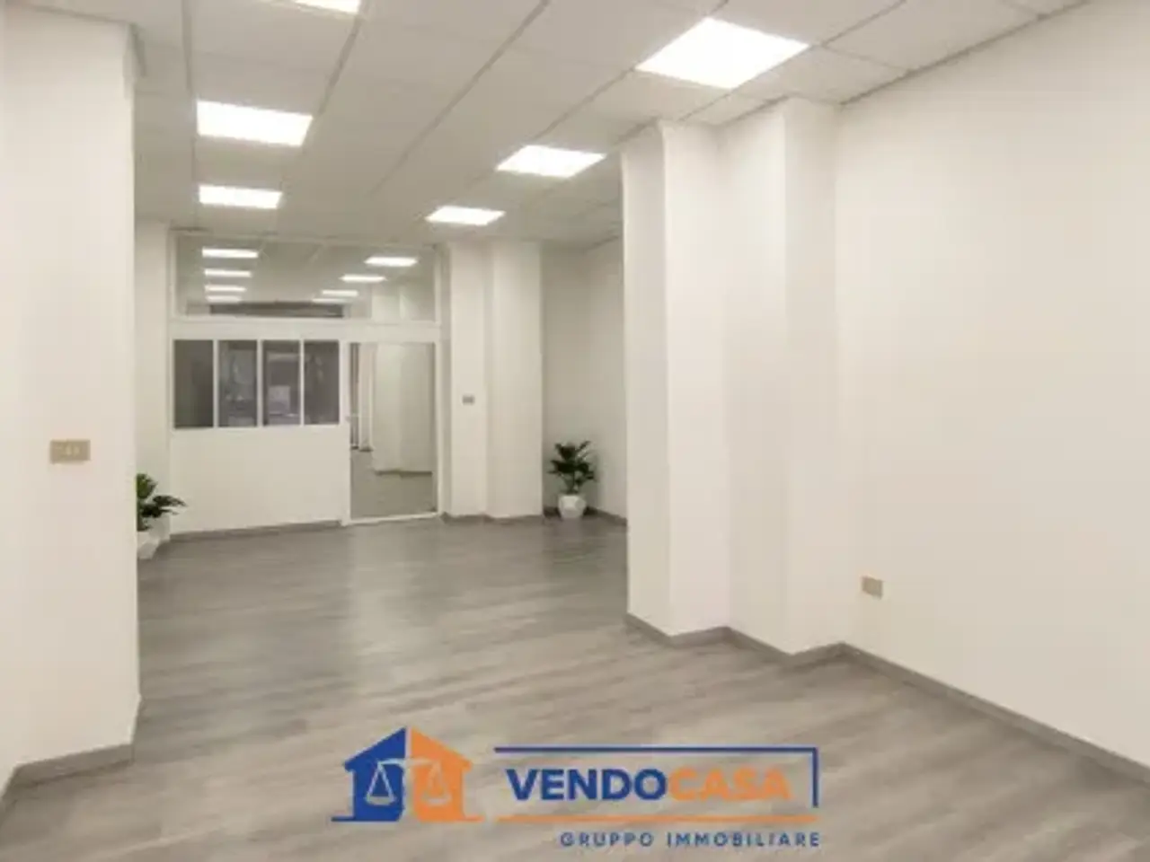 Negozio in Via Bartolomeo Guidobono 18r, Savona, {3} - Foto 1