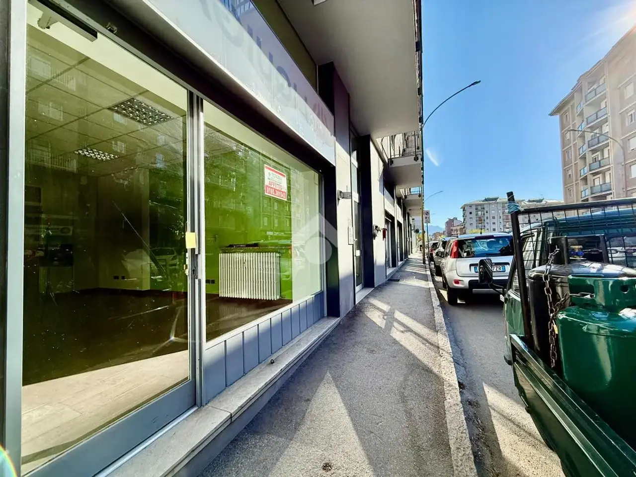 Negozio in Via Chambery 168, Aosta, {3} - Foto 1