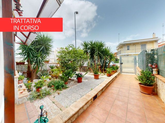 Terraced house in Via Pablo Picasso, Casamassima - Photo 1