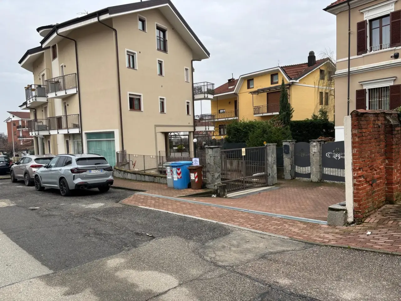 Parcheggio chiuso in Via Aldo Piatti 30, Piossasco, {3} - Foto 2