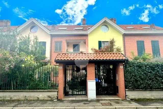 Terraced house in Via Zara 23, Rho - Photo 1