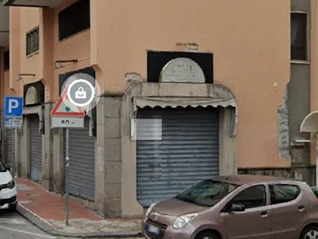 Negozio in Via Medaglie d'Oro 11, Salerno, {3} - Foto 1
