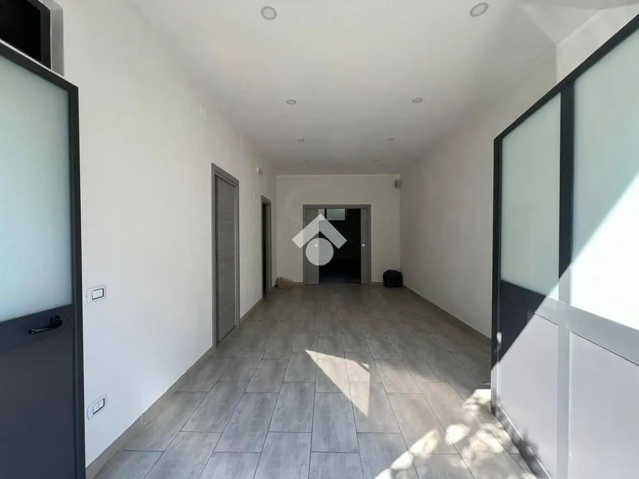 Negozio in Via Guindazzi 81, Pollena Trocchia, {3} - Foto 2