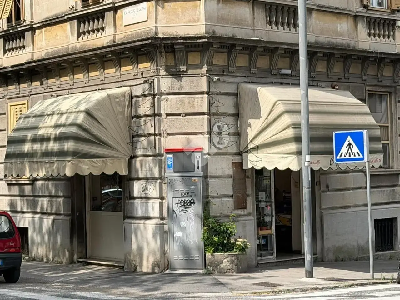 Negozio in Piazza Carlo Alberto 8, Trieste, {3} - Foto 1