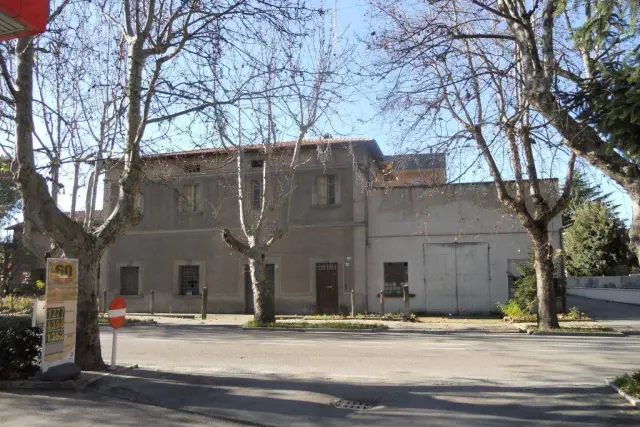 Palazzina commerciale in Via Alessandro Manzoni, Perugia - Foto 1