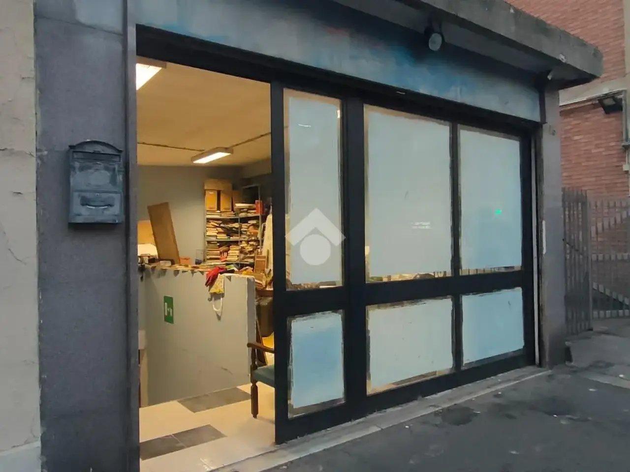 Magazzino in Via Lauro Rossi 19, Torino, {3} - Foto 1