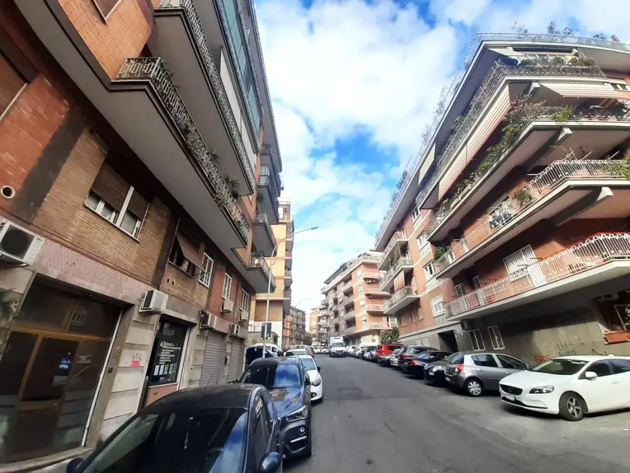 Negozio in Via Raffaele Paolucci 39, Roma, {3} - Foto 2