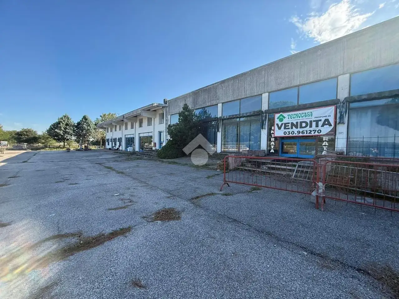 Palazzina commerciale in Via Mazzini 68, Castiglione Delle Stiviere, {3} - Foto 1