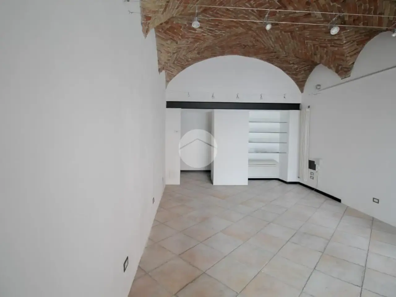 Negozio in Via Giovan Rubini Battista 1, Romano Di Lombardia, {3} - Foto 1