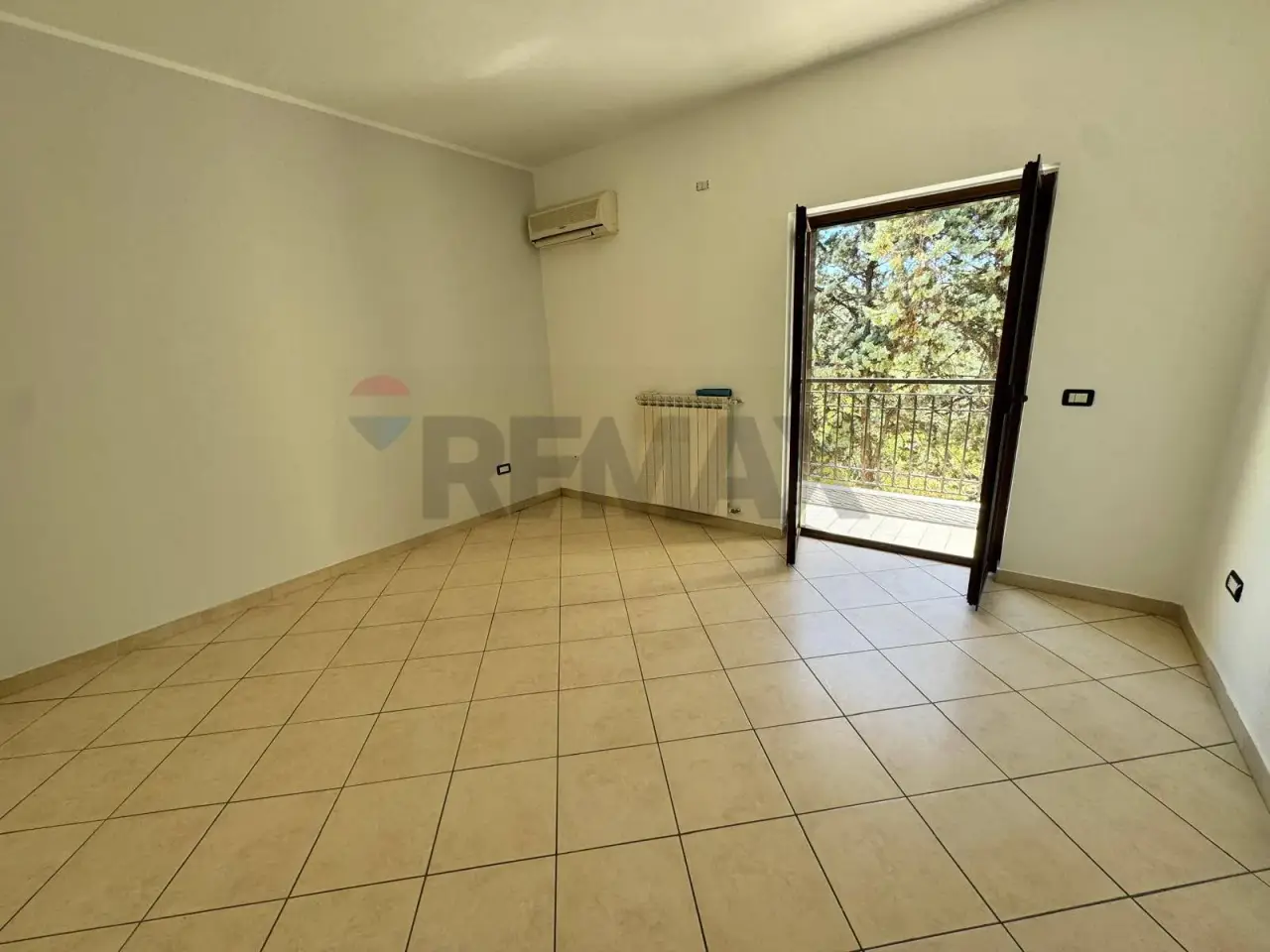 Ufficio in Via Santo Stefano Sn Sn, Corigliano-Rossano, {3} - Foto 1