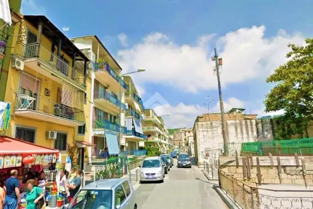 2-room flat in Via Comunale Vecchia 35, Napoli - Photo 1