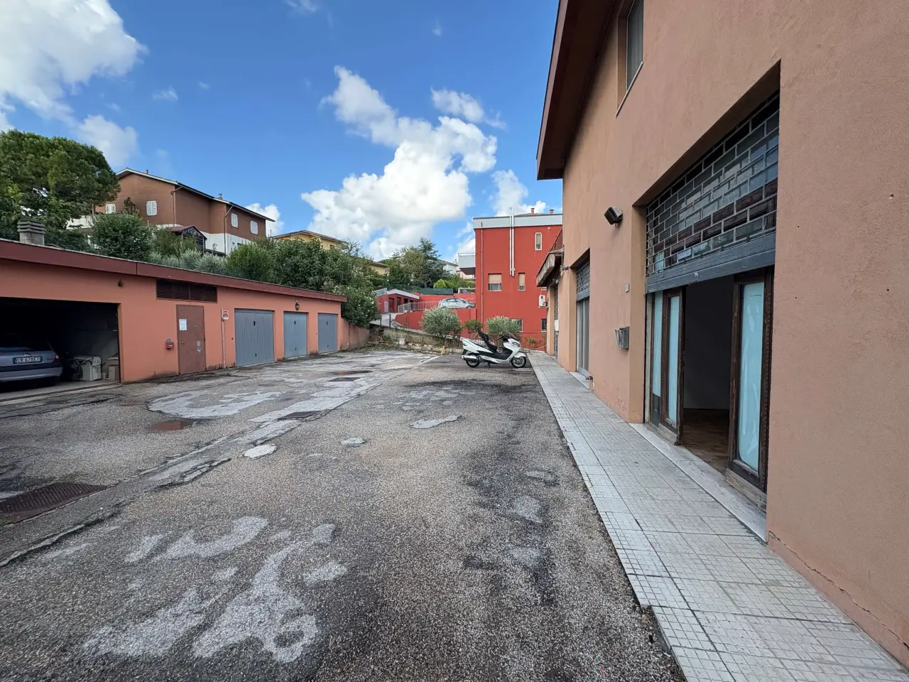 Palazzina commerciale in Ancona Via di Vittorio 3, Ancona, {3} - Foto 2