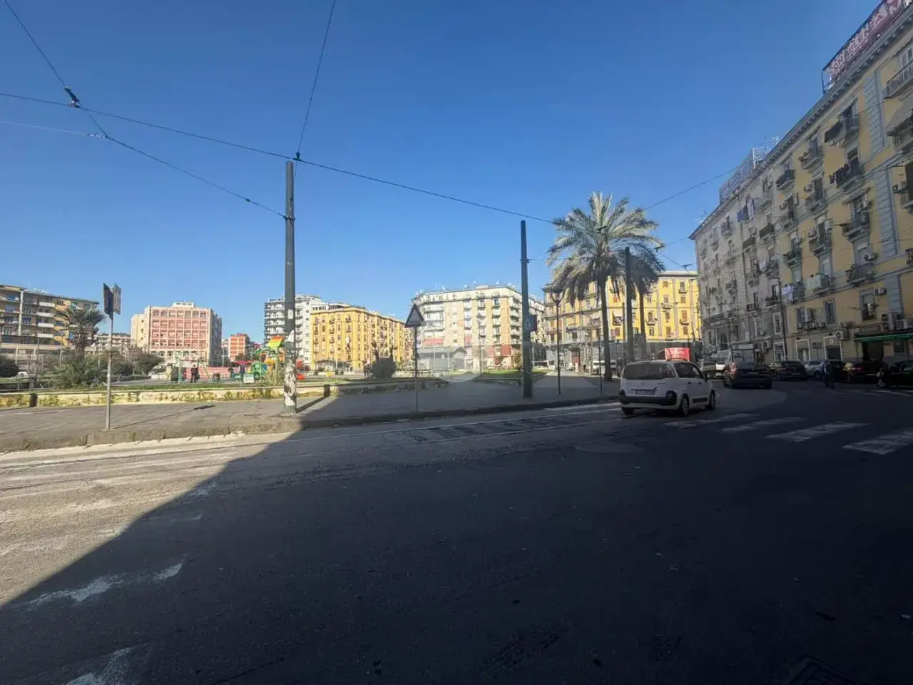 Negozio in Via Rimini 80, Napoli, {3} - Foto 2