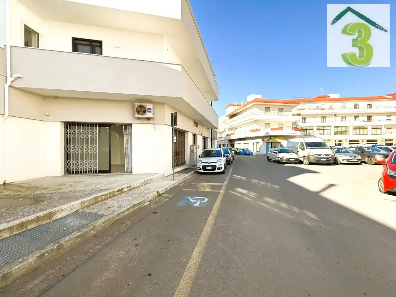 Esercizio commerciale in , Tricase, {3} - Foto 1