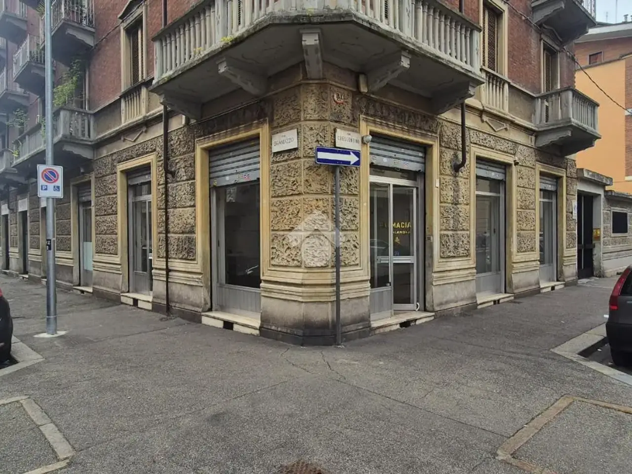 Negozio in Via Crescentino 34, Torino, {3} - Foto 1