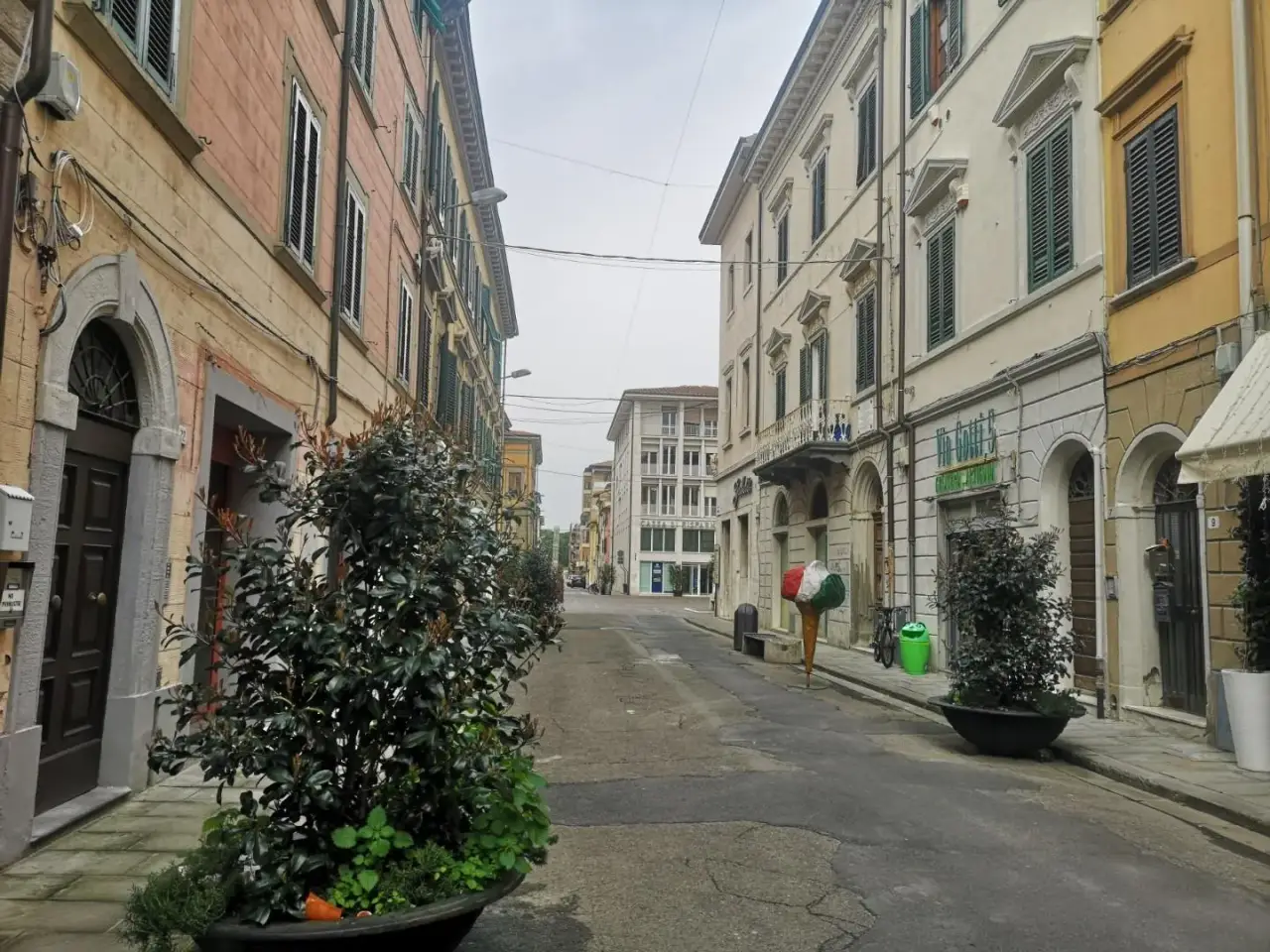 Locale commerciale in , Pontedera, {3} - Foto 1