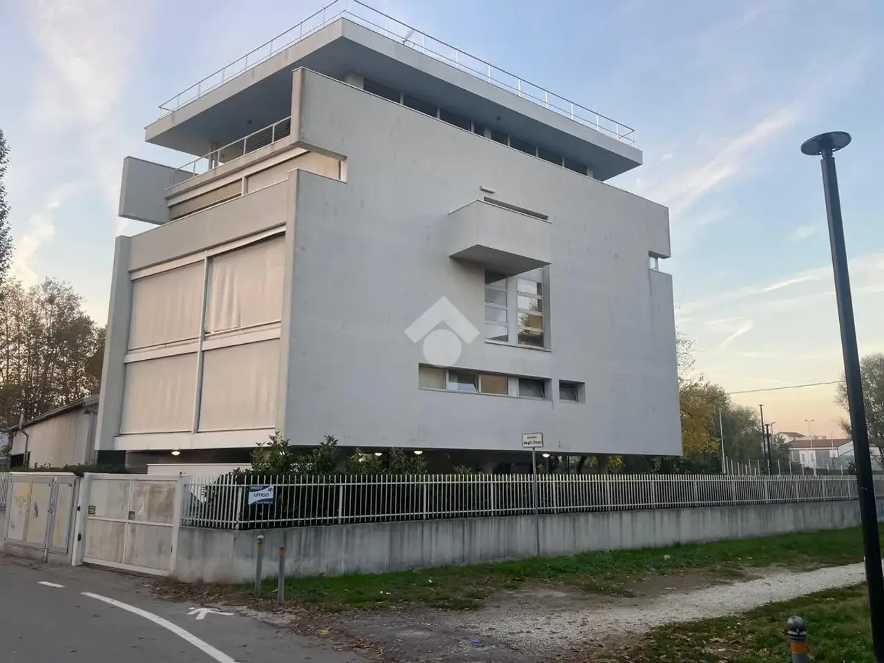 Ufficio in Via Giuseppe Giacosa 3, Bologna, {3} - Foto 1