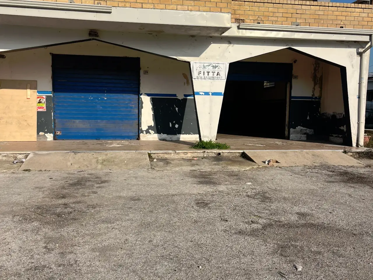 Magazzino in Via Domiziana, Castel Volturno, {3} - Foto 1