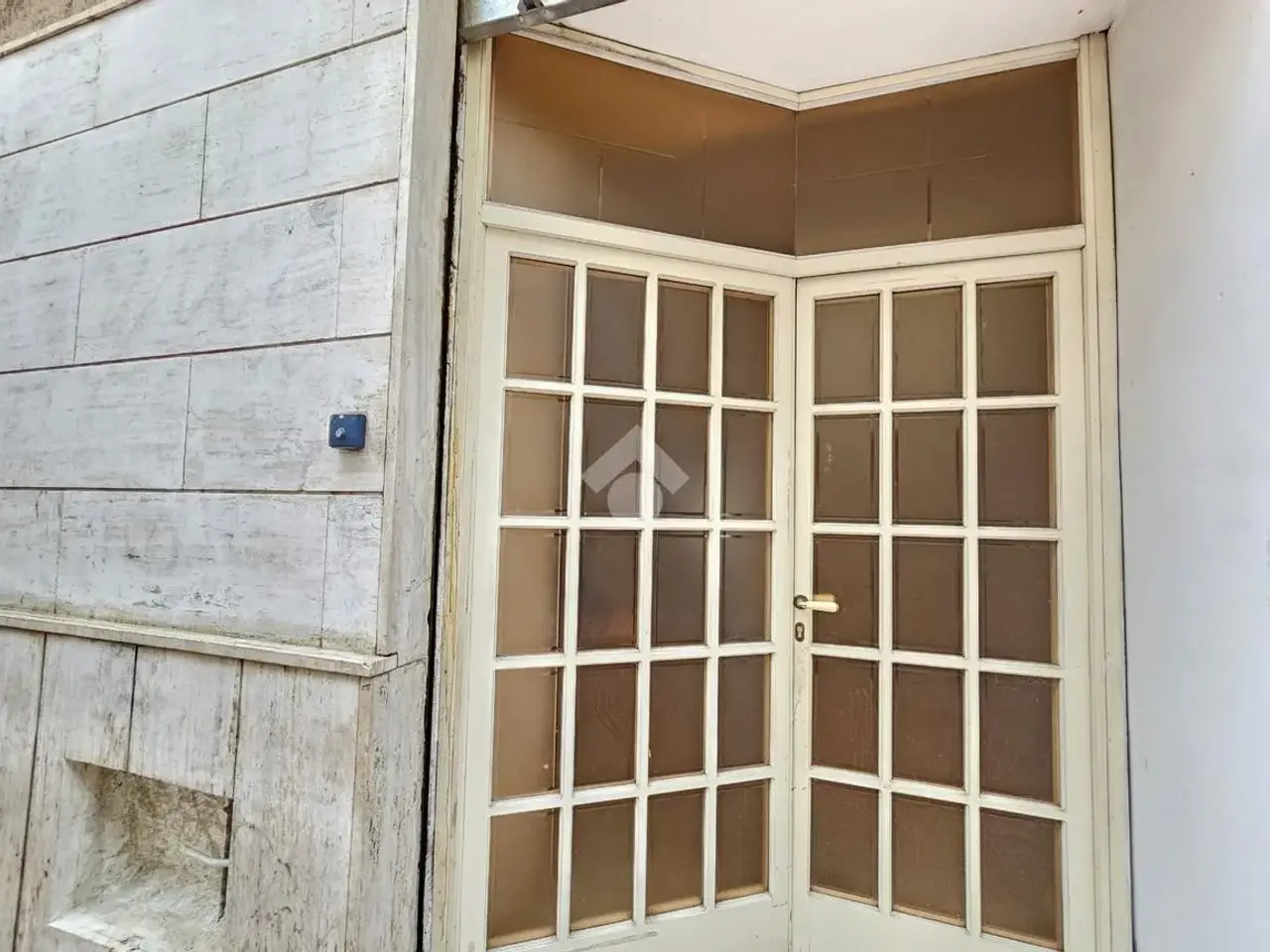Negozio in Via Cesare Battisti 112, Taranto, {3} - Foto 1