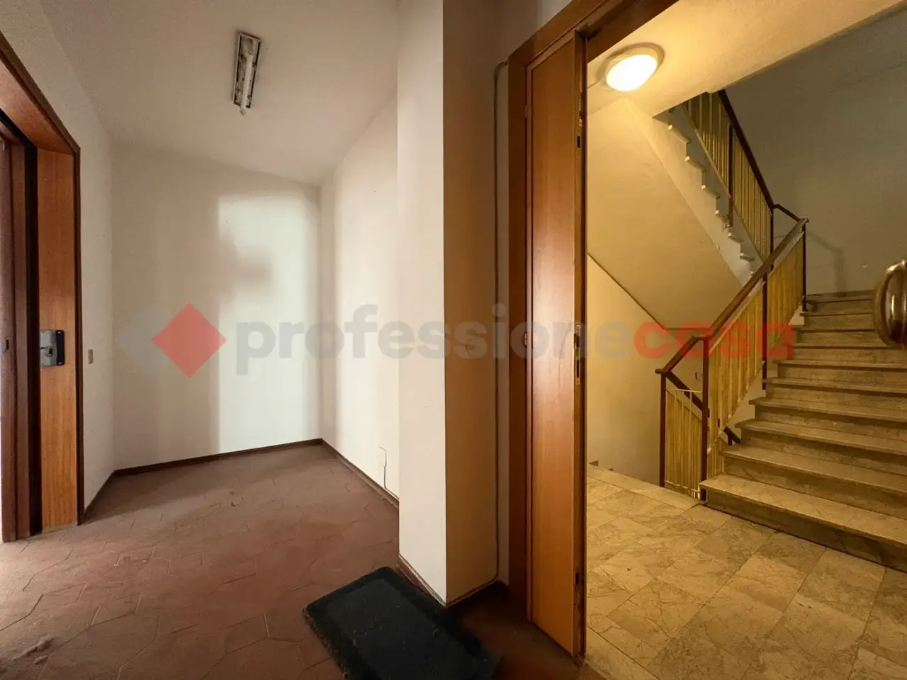 Ufficio in Piazza della Libertà  12, Cecina, {3} - Foto 2