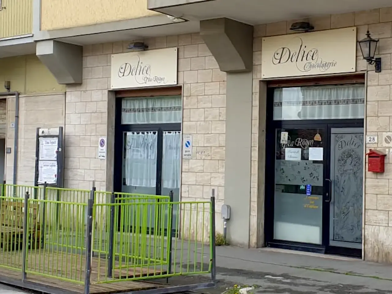 Esercizio commerciale in Viale Fossombroni, Grosseto, {3} - Foto 2