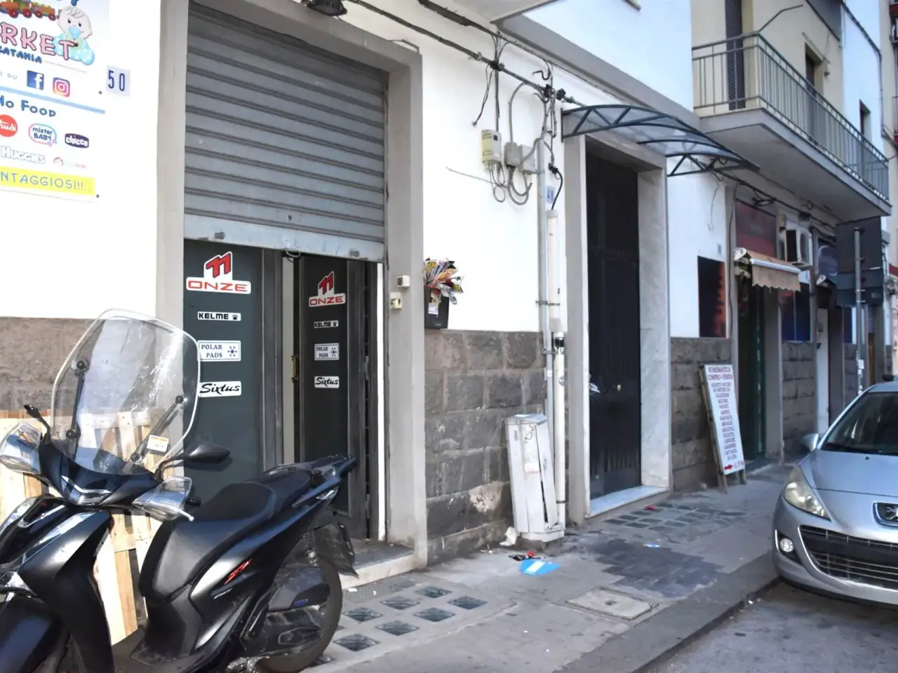 Negozio in Via Raimondo Franchetti, Catania, {3} - Foto 1