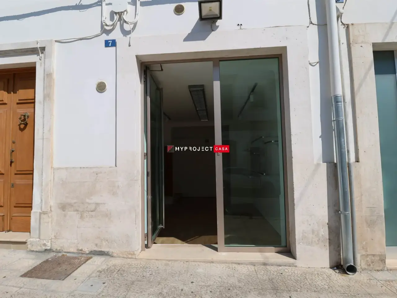 Negozio in Via Francesco Albanese, Martina Franca, {3} - Foto 1