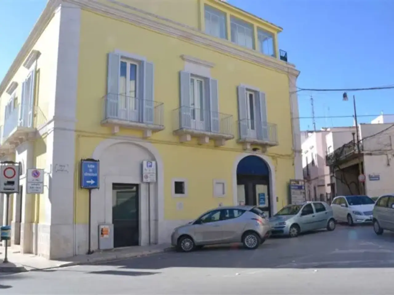 Negozio in Piazza Giuseppe Garibaldi 1, Castellana Grotte, {3} - Foto 1