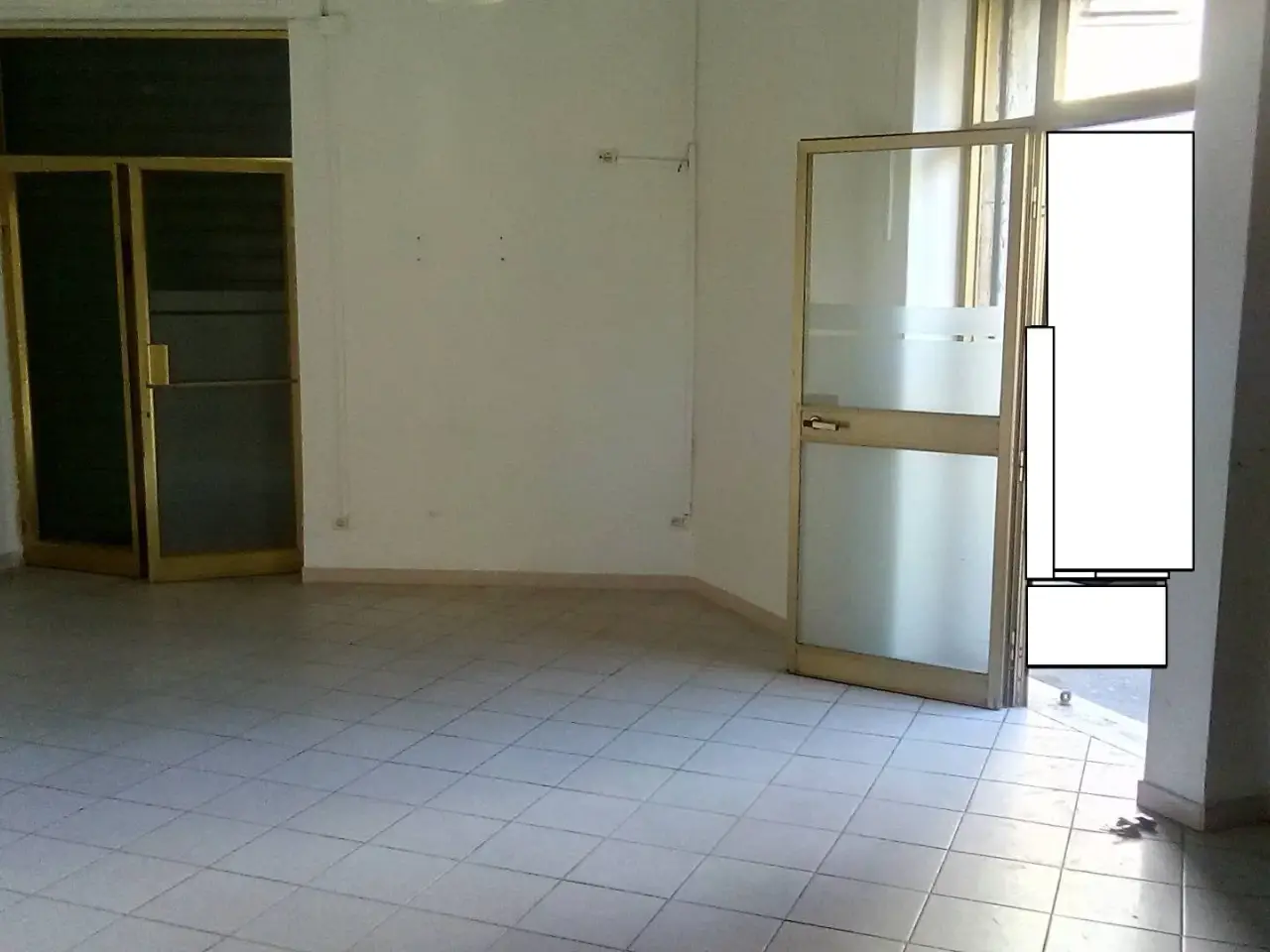 Esercizio commerciale in Via Gugliermo Marconi 15, Livorno, {3} - Foto 2