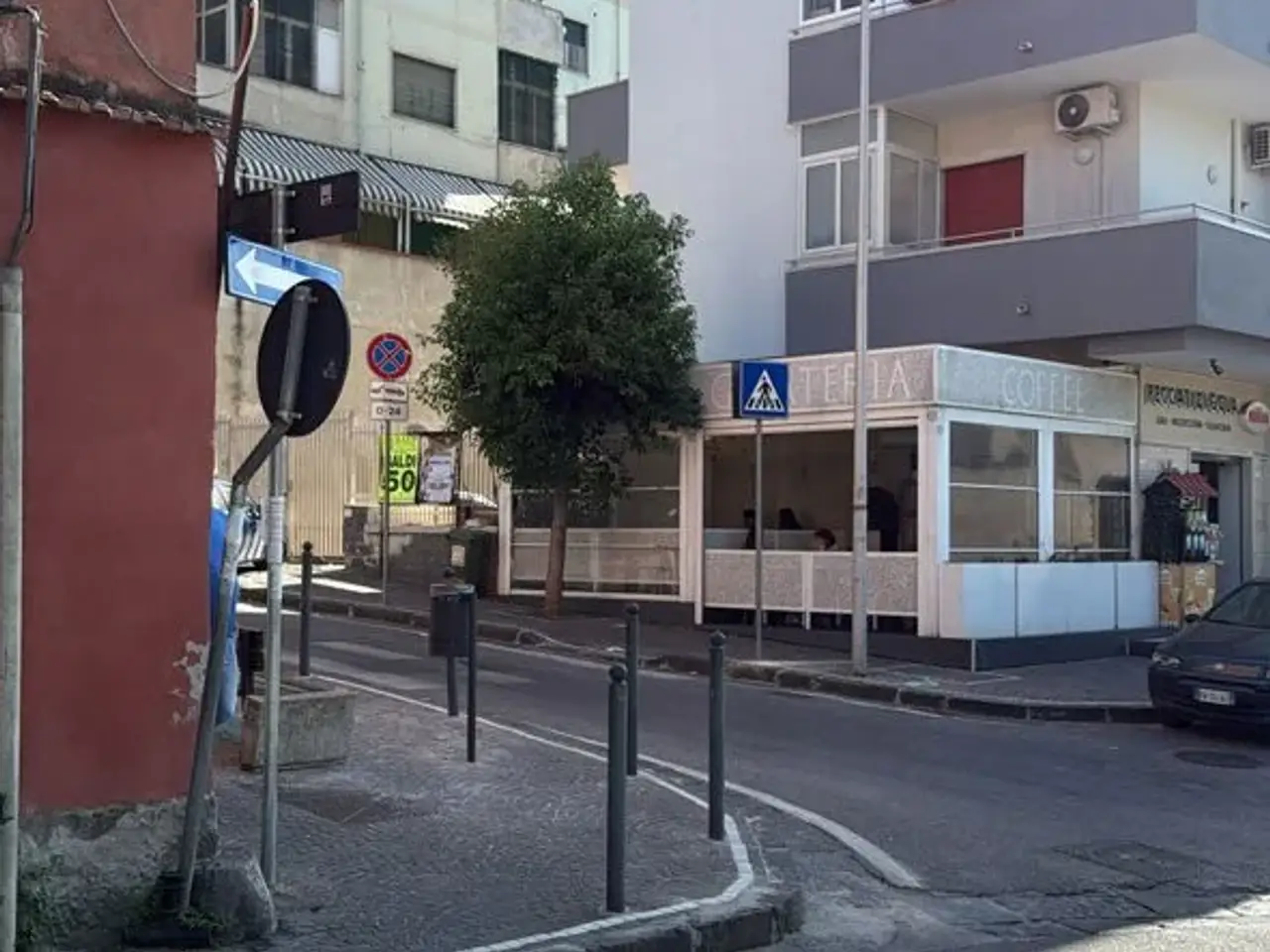 Esercizio commerciale in Via Umberto I Snc , Sant'Anastasia, {3} - Foto 1