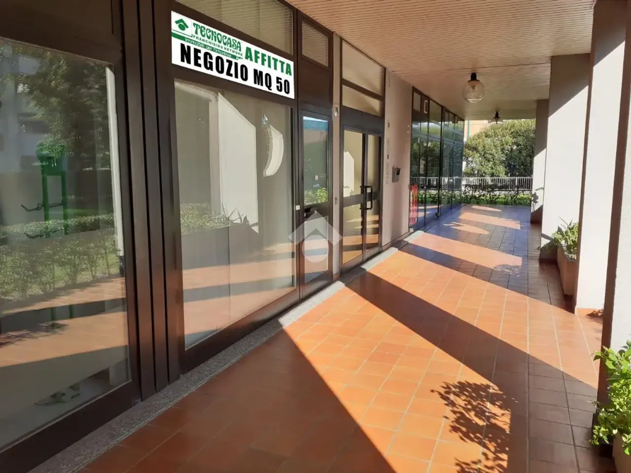 Negozio in Via Giuseppe Pogliani 24, Paderno Dugnano, {3} - Foto 1