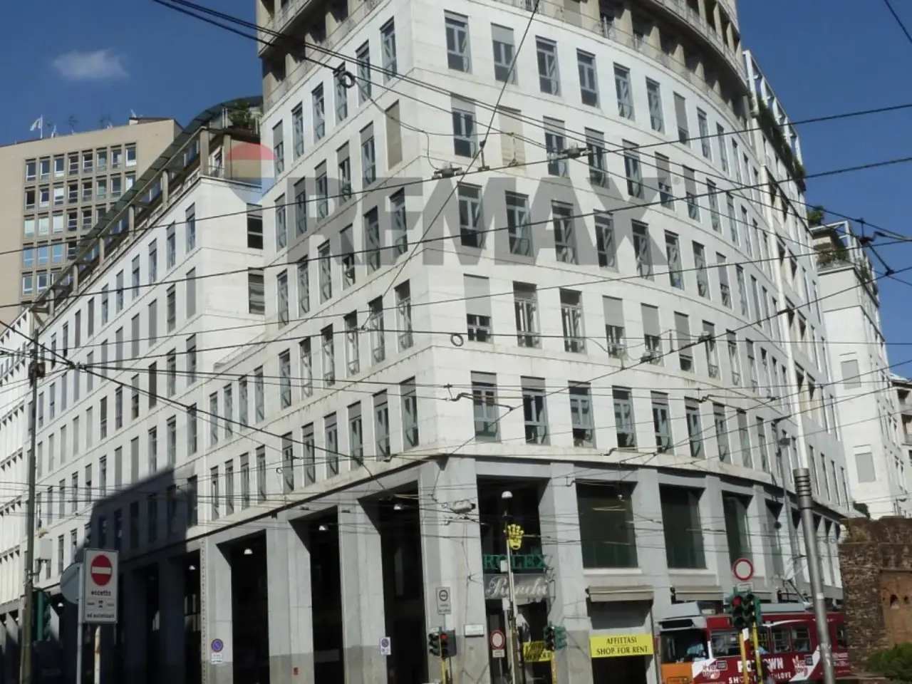 Ufficio in Via Maurizio Gonzaga 7, Milano, {3} - Foto 1