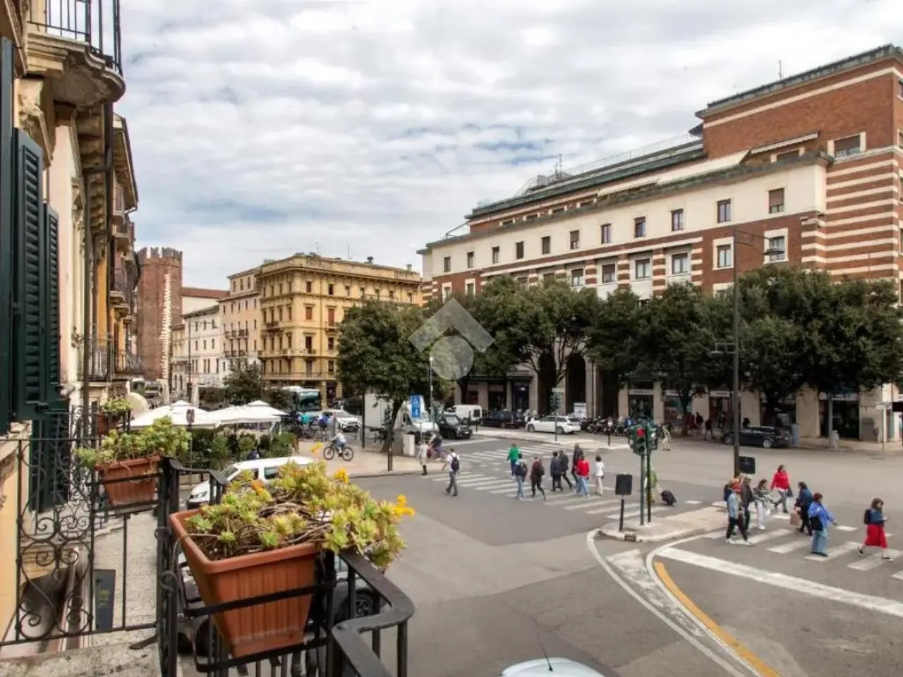 Negozio in Piazza Pradaval 4, Verona, {3} - Foto 1
