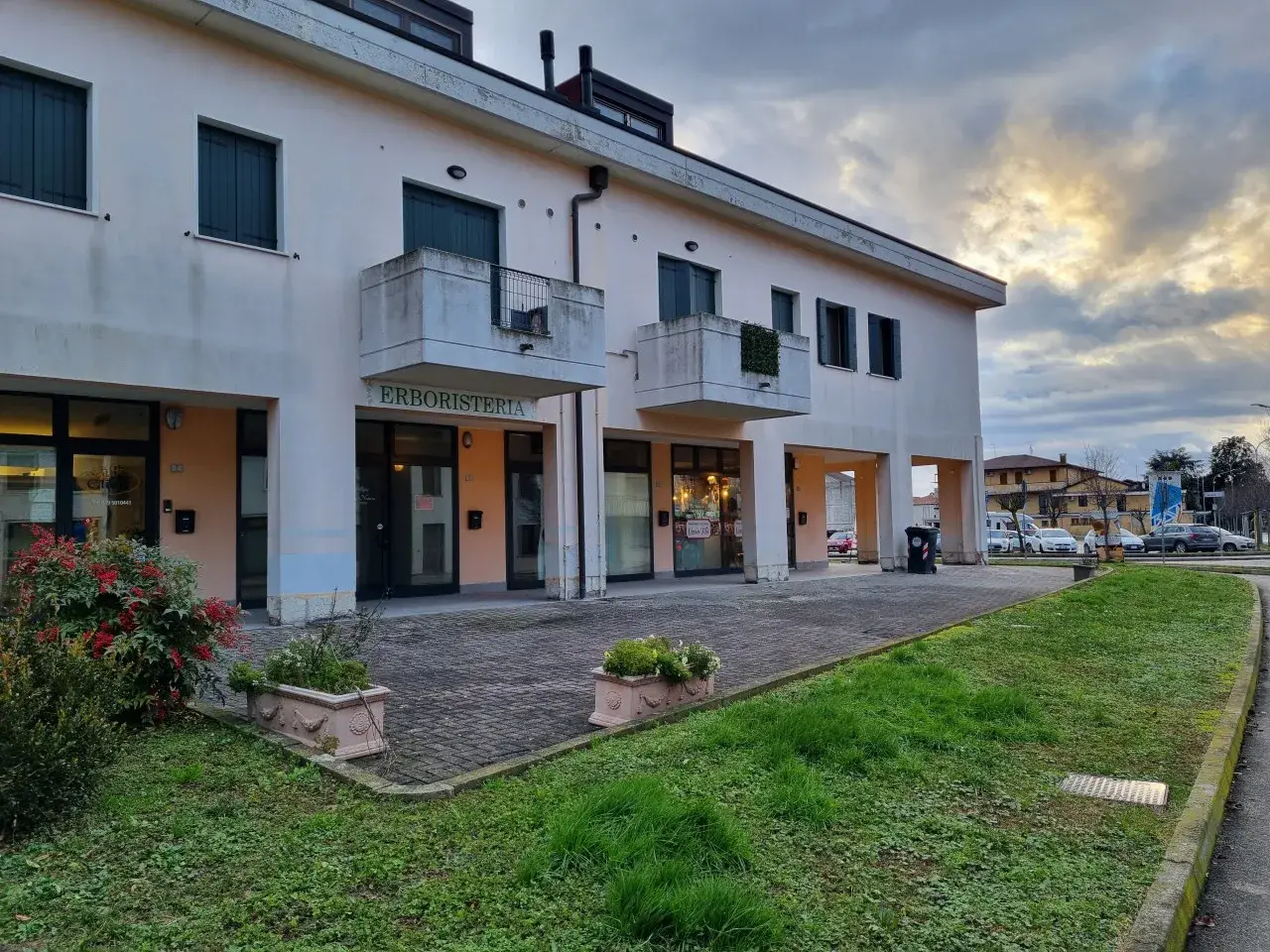 Negozio in Via Veneto, Campodoro, {3} - Foto 1
