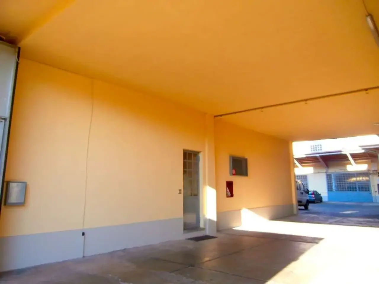 Palazzina commerciale in Lungo Dora Liguria 58, Torino, {3} - Foto 2