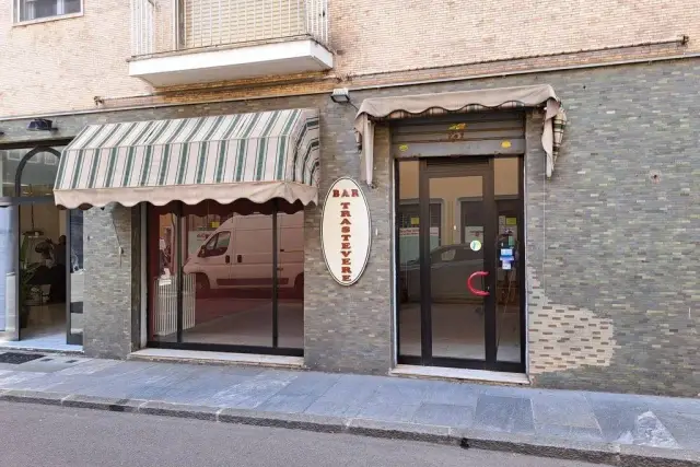 Shop in Via Carlo III di Savoia 8, Vercelli - Photo 1