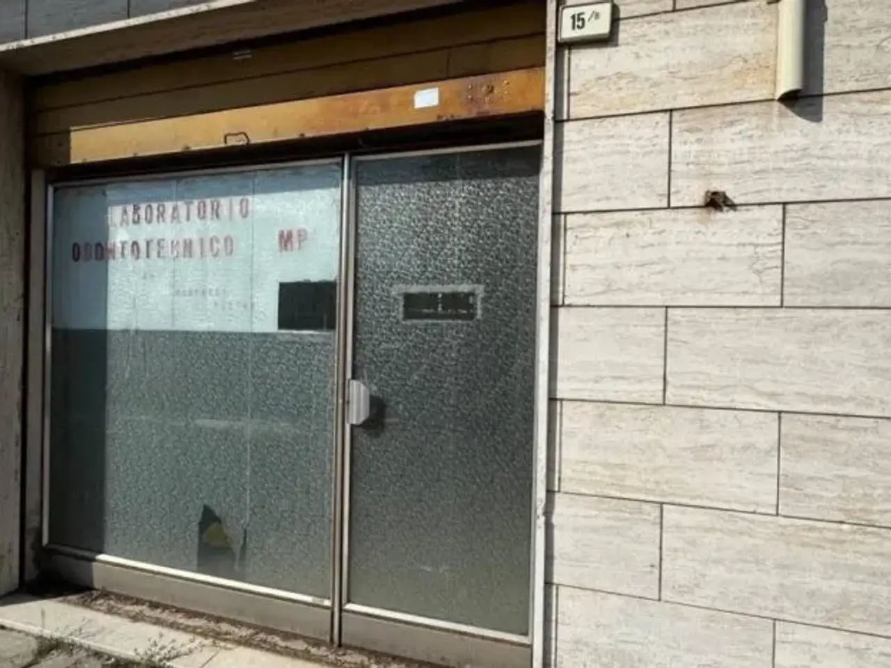 Negozio in Viale 25 Aprile , Centro, Finale Emilia, Modena, Finale Emilia, {3} - Foto 2